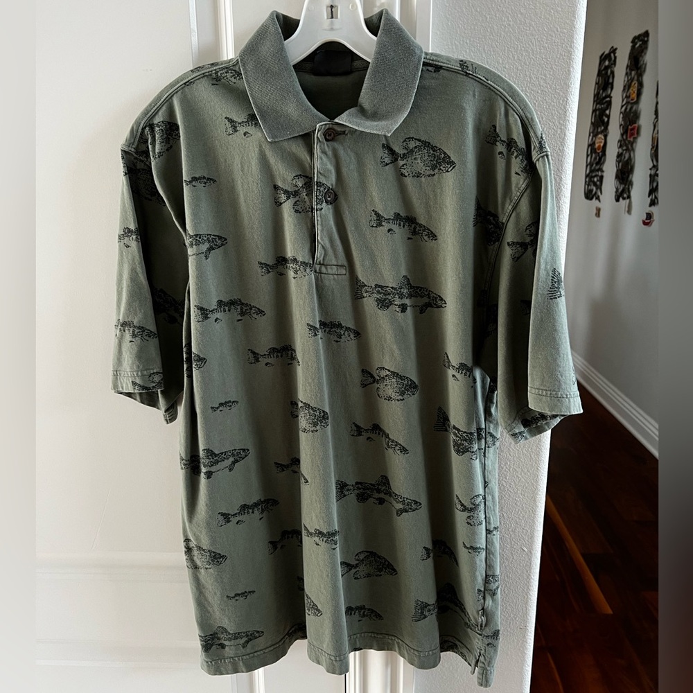 CLEARANCE Men’s Medium Woolrich Olive Green Fish Patterned Collared T-Shirt